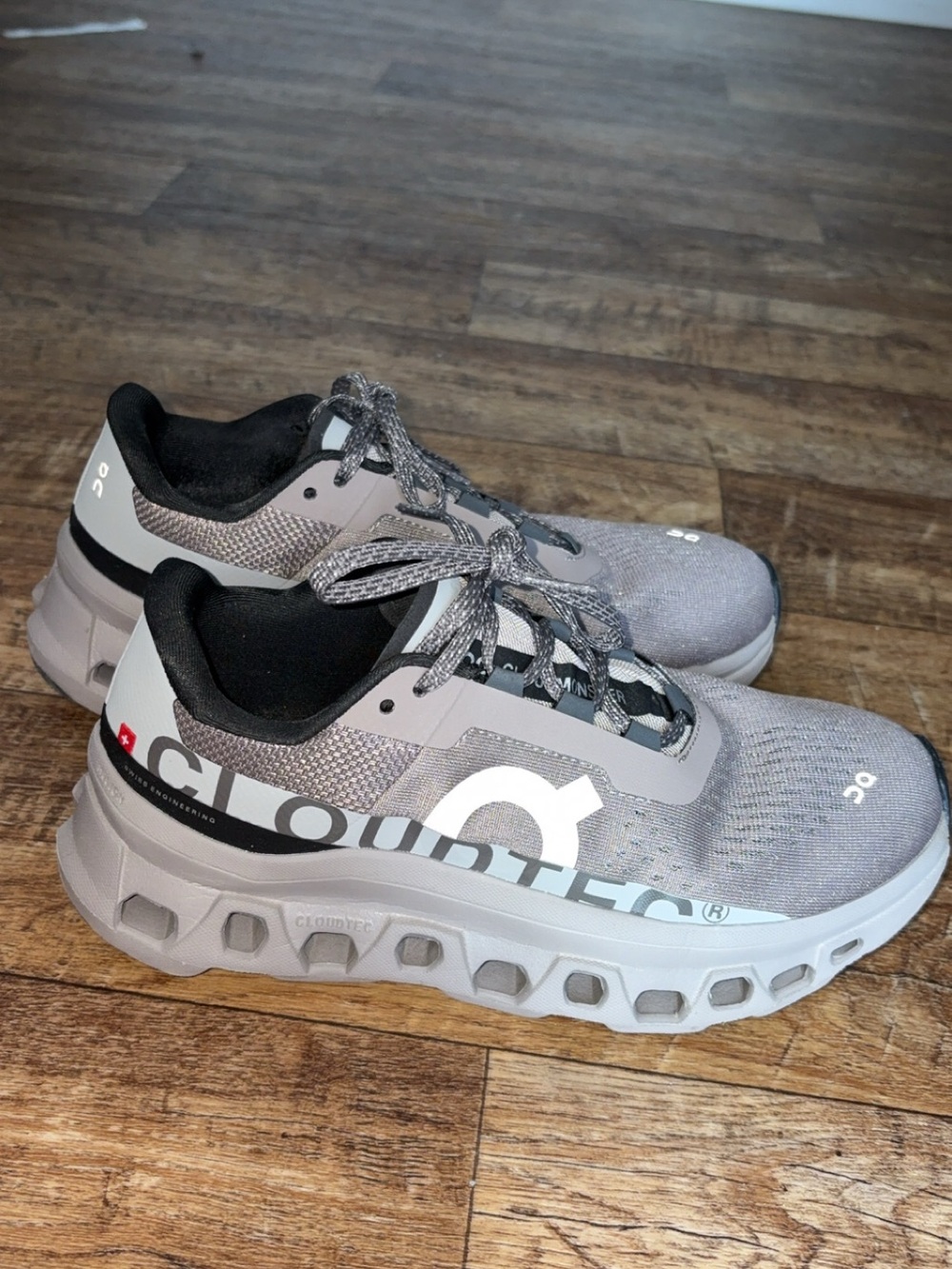On Running Women's Cloudtec Gray Athletic Shoes